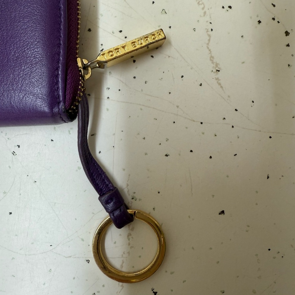 Tory Burch Deep Purple Leather Zip Card Case with Keychain and Gold hardware - Picture 5 of 16
